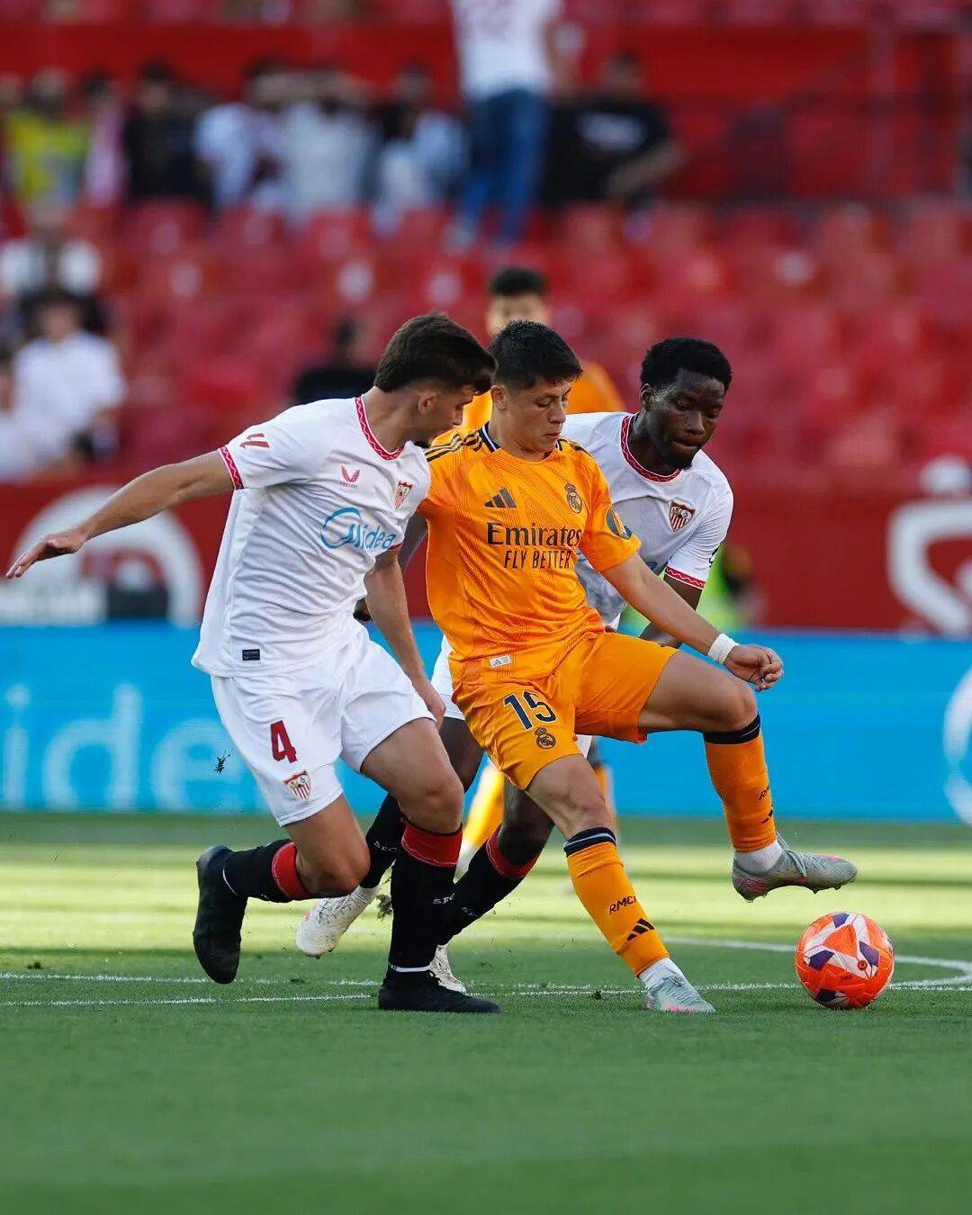 详细阅读:金年会官网关于离谱!集结日武汉三镇备战国王杯今夜广州队调整名单以备CBA常规赛,风云突变夏洛特黄蜂赛前官宣签约的信息 金年会官网关于离谱!集结日武汉三镇备战国王杯今夜广州队调整名单以备CBA常规赛,风云突变夏洛特黄蜂赛前官宣签约的信息